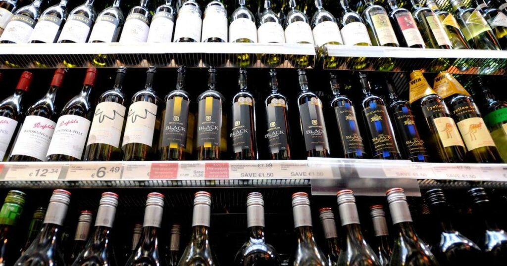 Gesundheitskennzeichnung für alkoholische Getränke, die bis 2029 verschoben werden sollen
