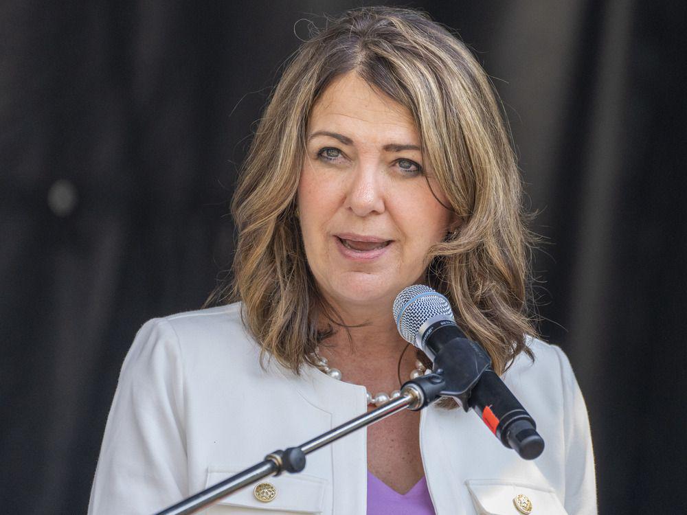 Danielle Smith sagt, dass es wert ist, Alberta aus dem Versorgungsmanagement herauszuholen
