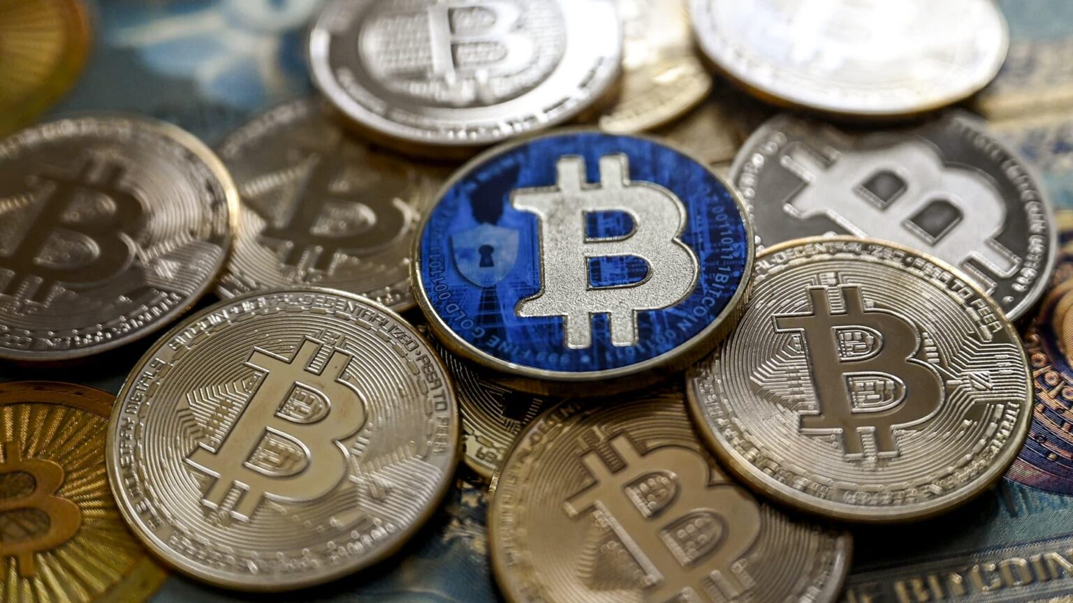 Öffentliche Unternehmen kauften im dritten Quartal in Folge mehr Bitcoin als ETFs