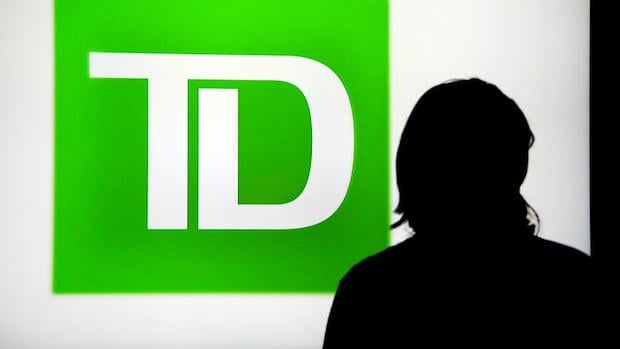 Versteckte Kameras erfassen Bankangestellte, die Kunden irreführen und Produkte vorantreiben, die Vertriebsziele unterstützen | CBC News