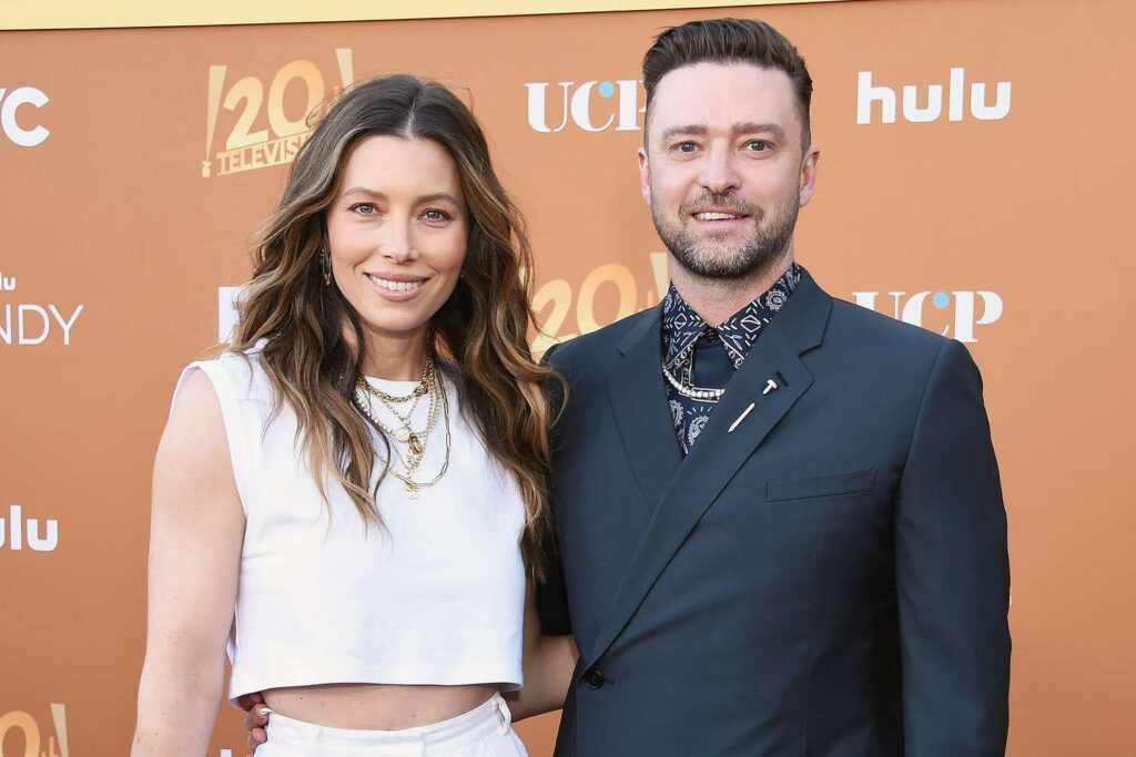 Beverley Mitchell des 7. Himmels erinnert sich, als Costar Jessica Biel anfing, mit Justin Timberlake auszugehen: "Wenn er sie verletzt, werde ich ihn töten."