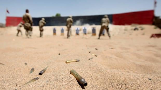 Ehemalige afghanische Dolmetscherdetails angeblich sexuellen Missbrauch durch Angestellte globaler Angelegenheiten