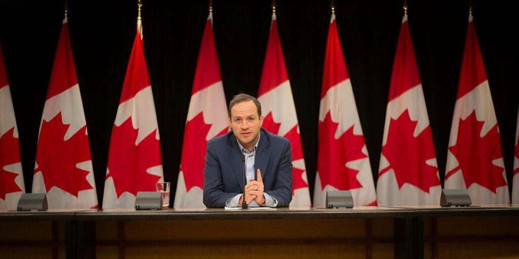 Als der liberale Vorsitzende von Ontario Crombie wird der liberale Abgeordnete Erskine-Smith-Eröffnungstor für "Erneuerung" in der Provinzführung: E-Mail eröffnet