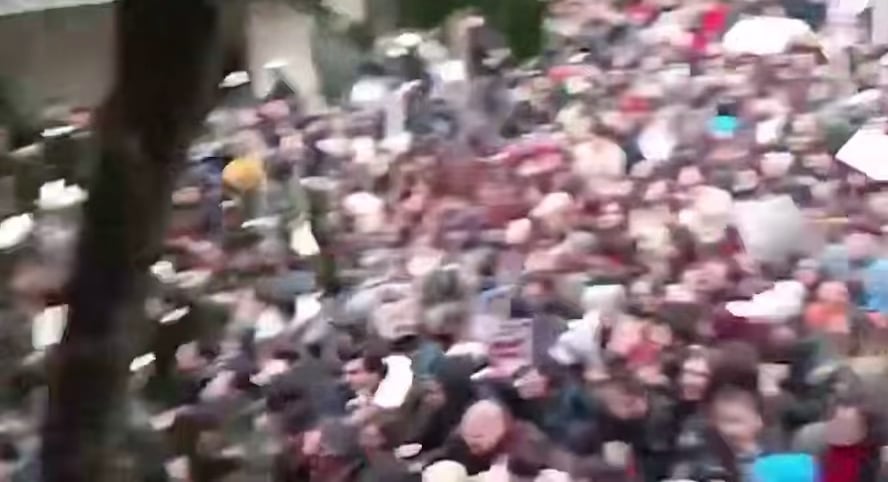 Proteste begannen nach der Verhaftung von Ekrem İmamoğlu heute vor 4 Monaten