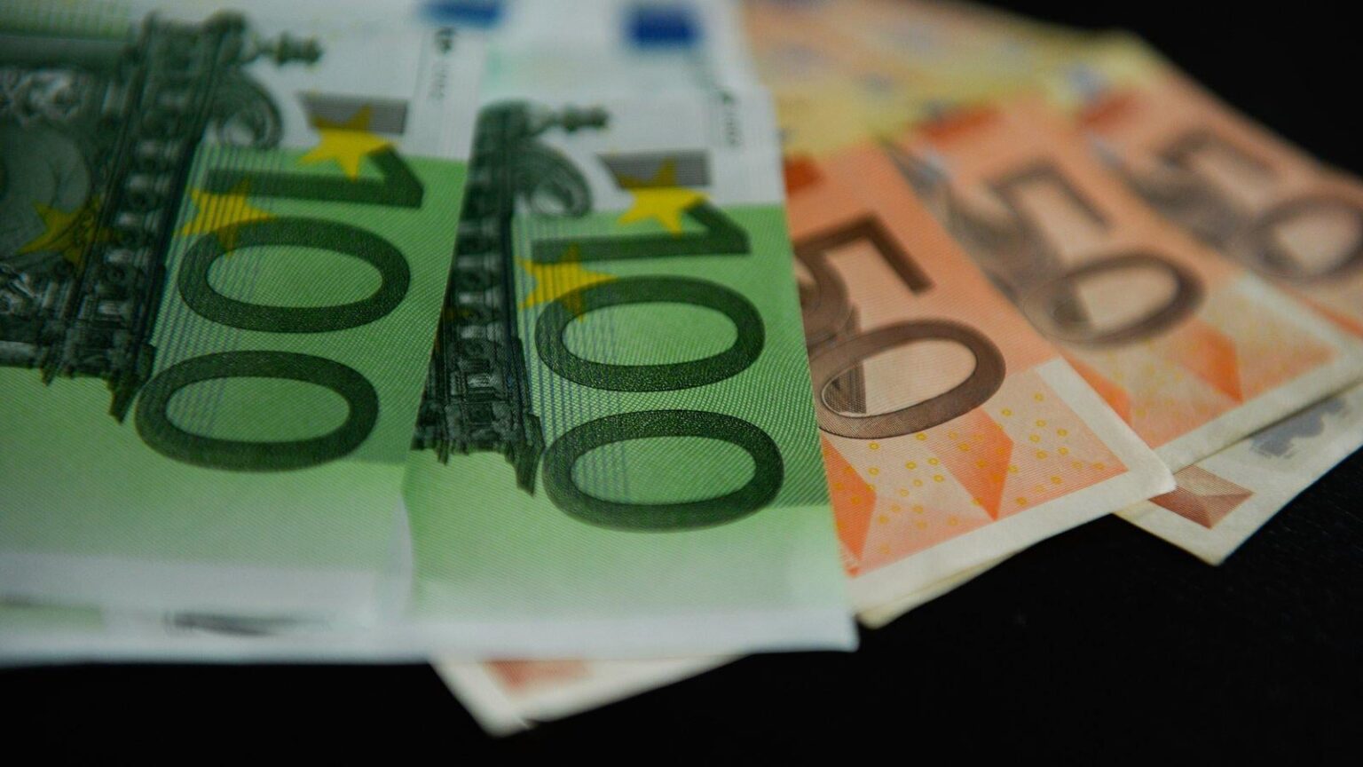 Govt plant, zusätzliche 30 Mrd. EUR in die Infrastruktur einzureisen
