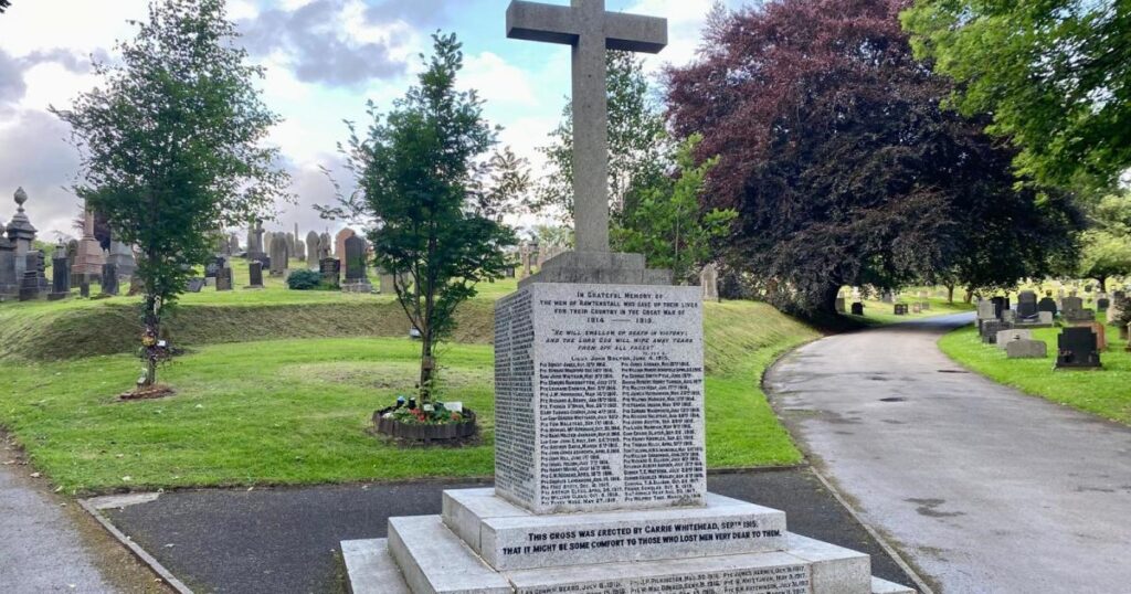 Vierjähriger stirbt nach Grabstürzen auf dem Rawtenstall Cemetery