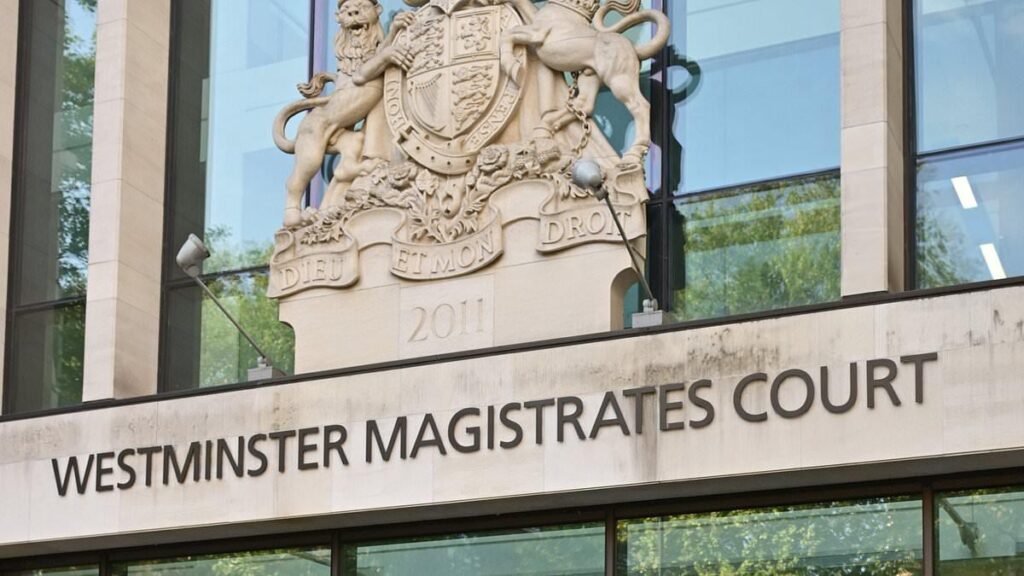 Der 17-jährige Junge, geplante Messerangriff im Southport-Stil in der Tanzschule, nachdem er Axel Rudakubana gelobt und vorgeschlagen hatte, sich auf das Comeback-Konzert von Oasis abzuzielen Der 17-jährige Junge, geplante Messerangriff im Southport-Stil in der Tanzschule, nachdem er Axel Rudakubana gelobt und vorgeschlagen hatte, sich auf das Comeback-Konzert von Oasis abzuzielen