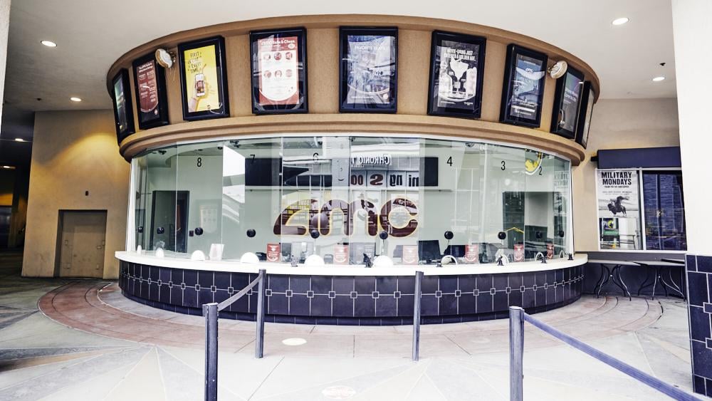 AMC -Theater setzt mehr Werbespots vor Vorführungen. Es verbilligt die Filmerfahrung und schadet das Filmgeschäft