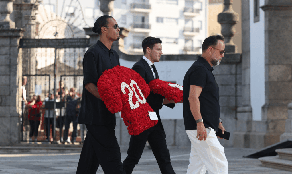 Liverpool sympathisiert mit der Familie Diogo Jota und wird die zwei verbleibenden Jahre für seinen Vertrag bezahlen Liverpool sympathisiert mit der Familie Diogo Jota und wird die zwei verbleibenden Jahre für seinen Vertrag bezahlen