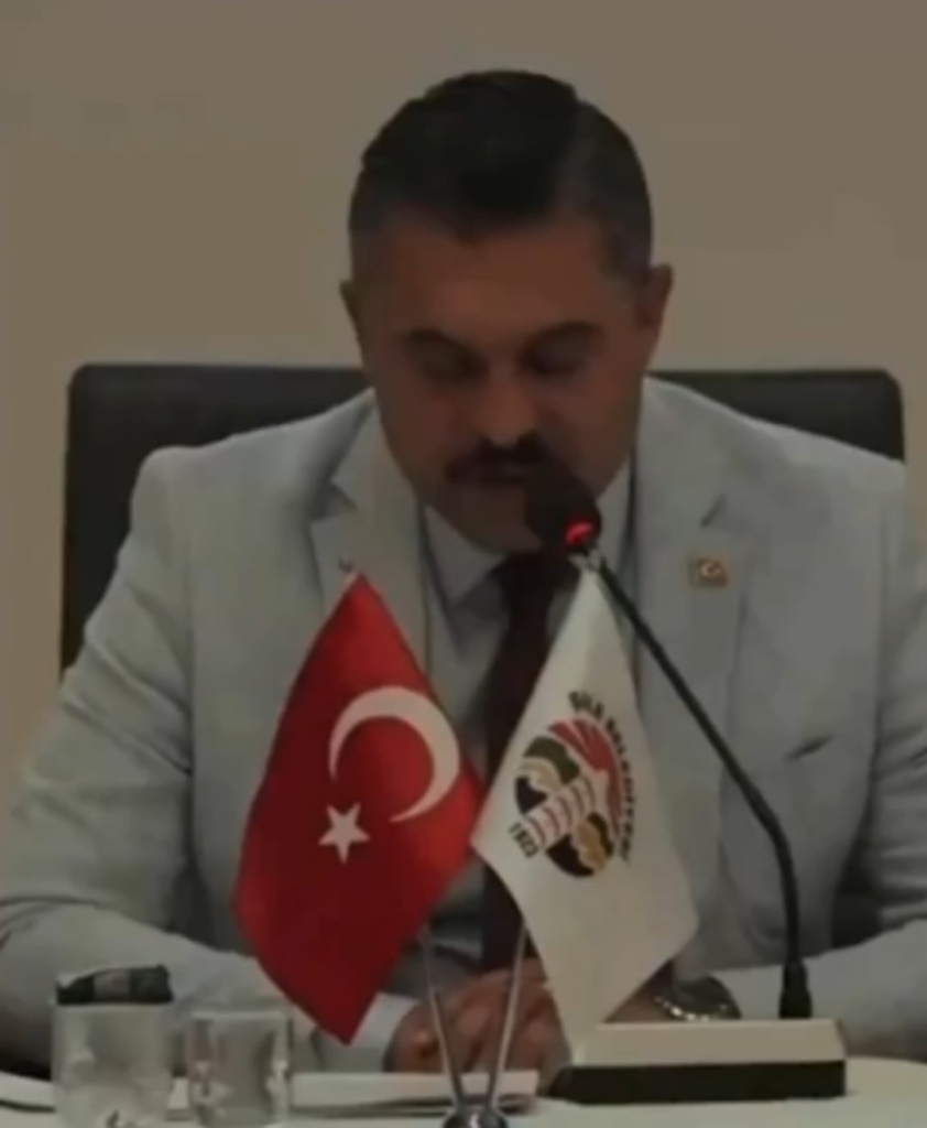Über die Korruption der vom Bürgermeister von şile festgelegten AKP -Korruption sprach: "Wir untersuchten die Ausgaben von 580 Millionen Pfund während der Wahlzeit ..." Wir konnten unseren Augen nicht glauben. AK Parteistaat ist nicht die Republik Türkiye ... "