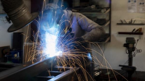 Der Regisseur ist unter Schock: Glasfabrik riskiert nach einer neuen Gebühr nach dem Schließen