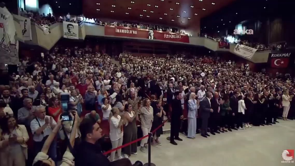 Özgür Özel: "Sie sagen, wem Sie mir vertrauen. Ich vertraue dem Nation -Mann, ich vertraue der Nation."