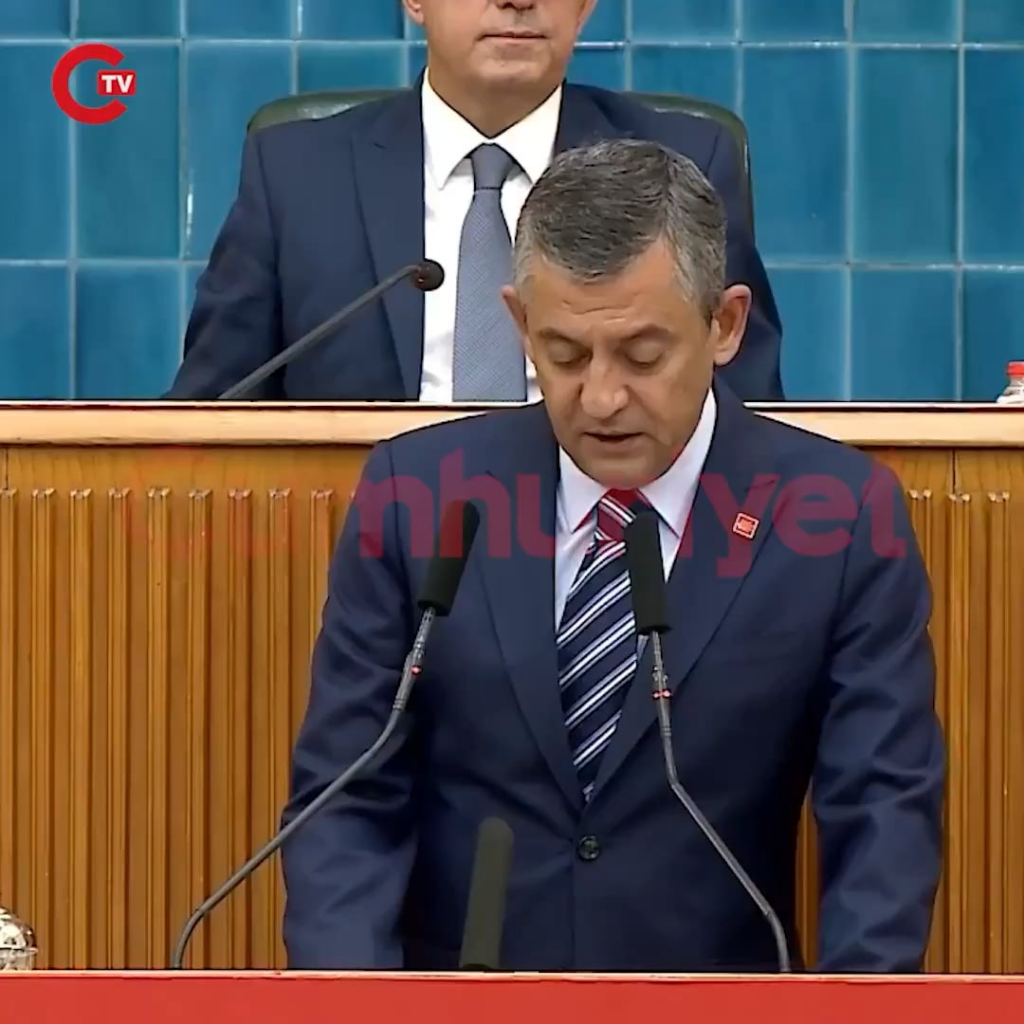 Die republikanische Volkspartei, der Orphan -wachsende Märtyrer Ozkan Ozkanlı'nın Stipendium des Orphan Students gab bekannt, dass sie das Stipendium weiterhin vergeben werden.