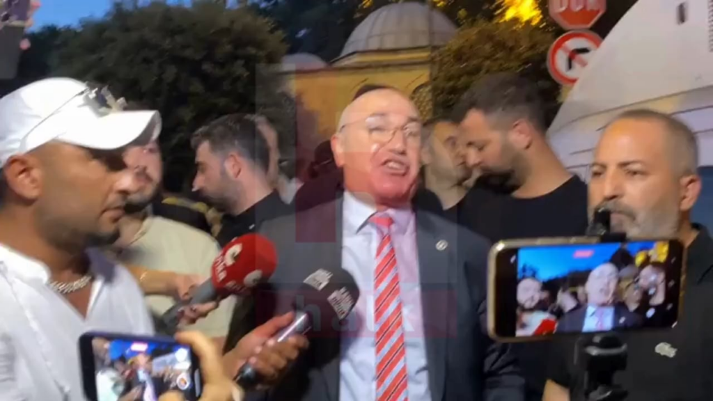 MAHMUT TANAL - Der Bürger möchte aus der Blockade herauskommen, "Sie können nicht gehen", sagt er. Er sagt: "Du kommst nicht hier raus." Es gibt kein solches polizeiliches Verständnis. Wenn Sie MHPs Jugendzweige des AKP machen, ist dies die Zukunft des Landes! In diesem Land nennen wir die militante Polizei von AKP.