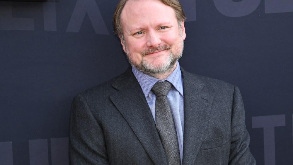 Rian Johnson sagt, seine Starttrilogie „Star Wars“ sei „sehr konzeptionell“ und „nie“ eine „Umriss oder Behandlung“ oder irgendetwas „:“ Nichts ist wirklich damit passiert „ Rian Johnson sagt, seine Starttrilogie "Star Wars" sei "sehr konzeptionell" und "nie" eine "Umriss oder Behandlung" oder irgendetwas ":" Nichts ist wirklich damit passiert "