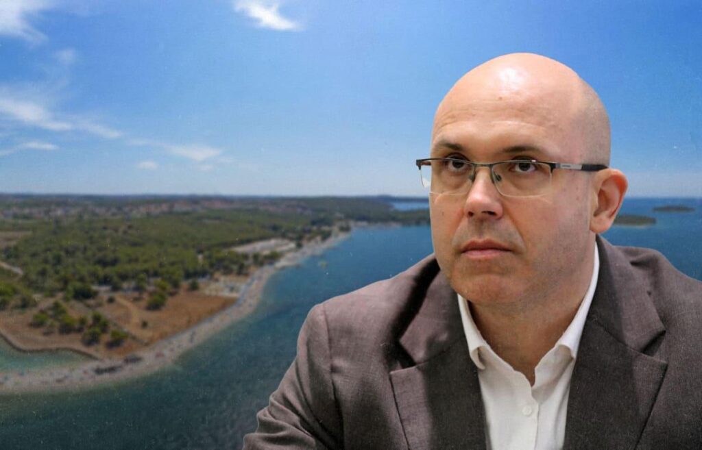 Der Regisseur von HDZ, Brijuni Riviera, fiel eine Axt in Honig. Ein Gehalt von 3.500 Tausend Euro, der ohne Wettbewerb gewählt wurde, führt das Unternehmen „zurückernen“, um sich zu erinnern Der Regisseur von HDZ, Brijuni Riviera, fiel eine Axt in Honig. Ein Gehalt von 3.500 Tausend Euro, der ohne Wettbewerb gewählt wurde, führt das Unternehmen "zurückernen", um sich zu erinnern