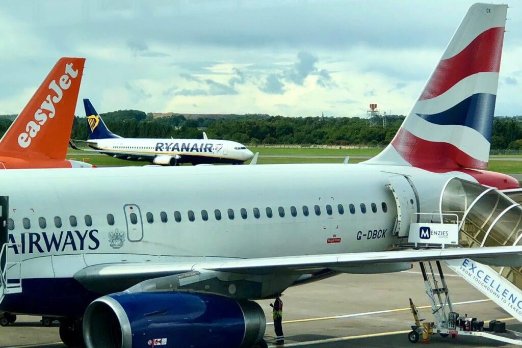 100 ml Flüssigkeiten begrenzt in Birmingham und Edinburgh Airport Security verschrottet 100 ml Flüssigkeiten begrenzt in Birmingham und Edinburgh Airport Security verschrottet