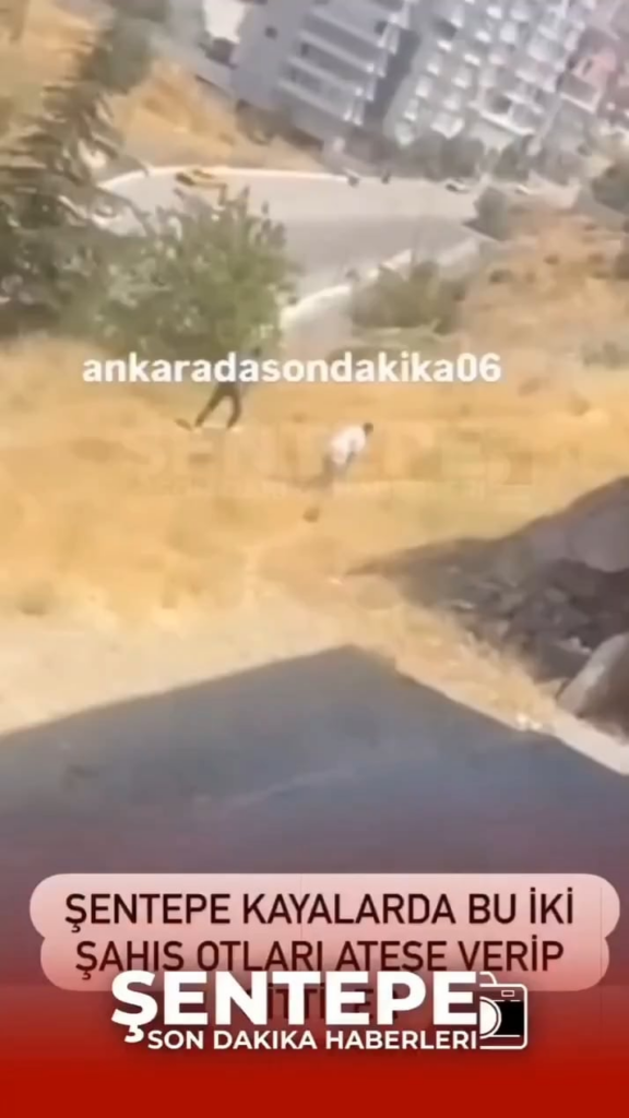 Ankara Leute Aufmerksamkeit! Die Momente, in denen zwei Personen die trockenen Kräuter in Brand setzten und sich von der Region entfernen, spiegelten sich in den Kameras wider. In Ankara kann es Versuche geben, Feuer zu feuern. Bitte bemerken Sie die Behörden, wenn Sie eine verdächtige Situation in Ihrer Nähe bemerken und vorsichtig sein!