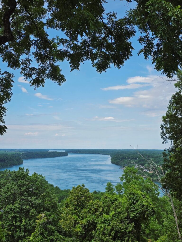 Niagara River, über die USA, in Kanada aufgenommen
