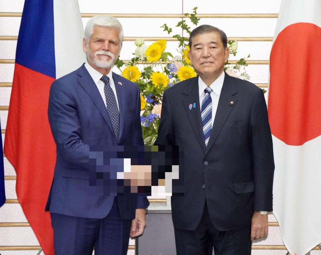 Präsident Pavel bei einem Staatsbesuch in Japan.