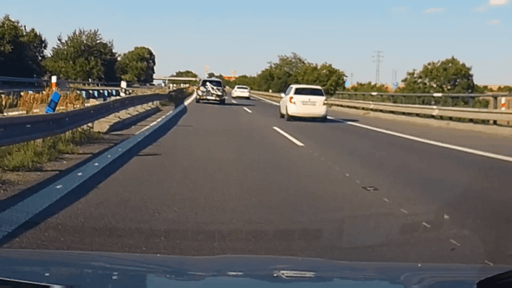 Heute haben wir die Polizei auf dem Magor im Auto gerufen