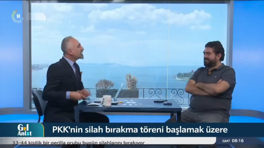 12 Nach der bitteren Nachricht, dass der Sohn der Heimat gemartert wurde, kam Rasim Ozan Kütahyalıs PKK -Sympathisant aus einem Kanal und sagte: "Ich respektiere Abdullah Öcalans eigener Stil und auf meine eigene Art." In Form einer Erklärung, das Gewissen der Familien von Märtyrern und der Nation, zutiefst verletzt.