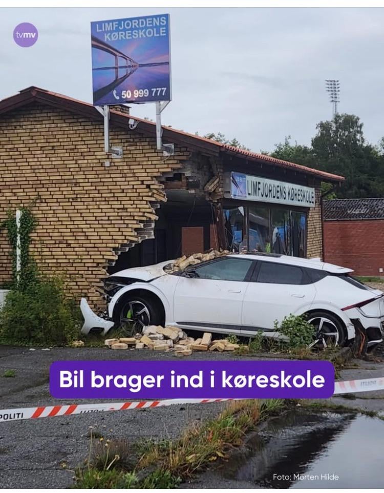 Glaubst du, er bekommt einen Rabatt auf die Wiederherstellung?