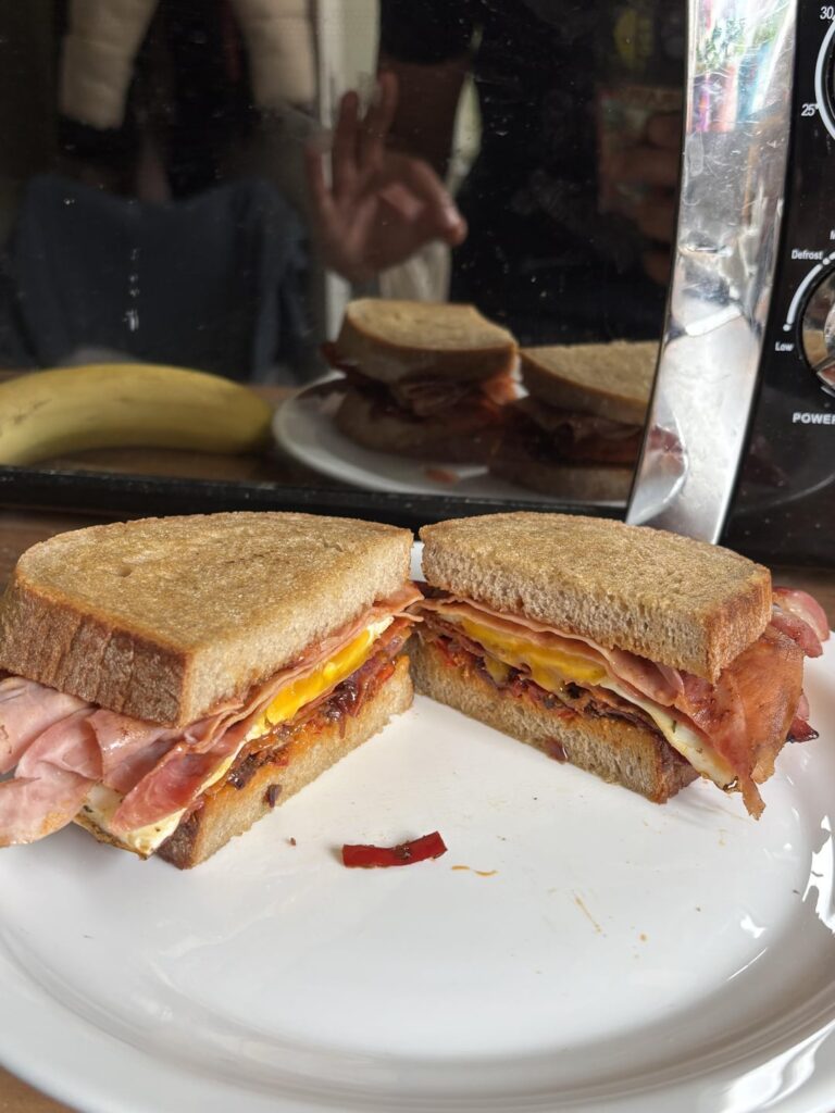 Ließ mich Job. Hier ist ein Sandwich Ließ mich Job. Hier ist ein Sandwich