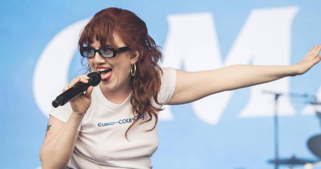 "Nicht meine Entscheidung": BBC Bearbeiten Sie die irische Sprache aus einer neuen CMAT -Single im Radio