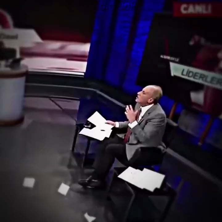 AKP + MHP + DEM 376 Abgeordnete. 77 Abgeordnete, die aus dem KWK gewählt wurden, können eine neue Verfassung ohne Referendum erstellen. "Heute werden diejenigen, die 6 Monate später ein Fest machen, sagen, dass er Recht hatte, dass er Recht hatte"