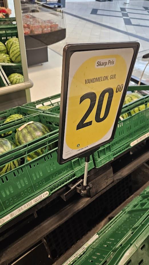 Gu 'Ich werde nicht 100 kR für eine Wassermelone geben, ich werde nur 20 kr geben. [Set i Føtex, 07/07/2025]