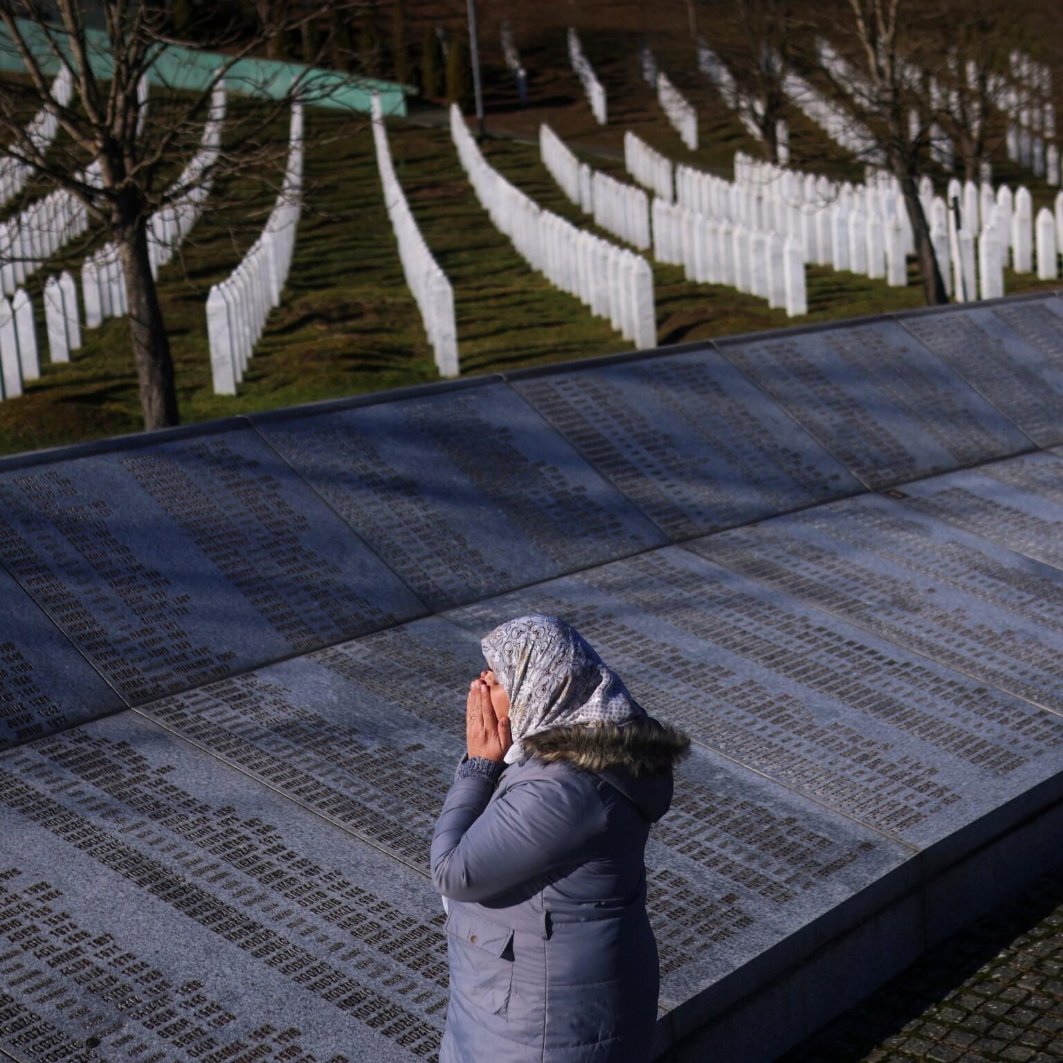 Heute feiern wir 30 Jahre vom Völkermord in Srebrenica, in diesem Höhepunkt der größeren Serbien -Aggression für andere Nationen, 8372 Jungen und Männer wurden von Systemen getötet.