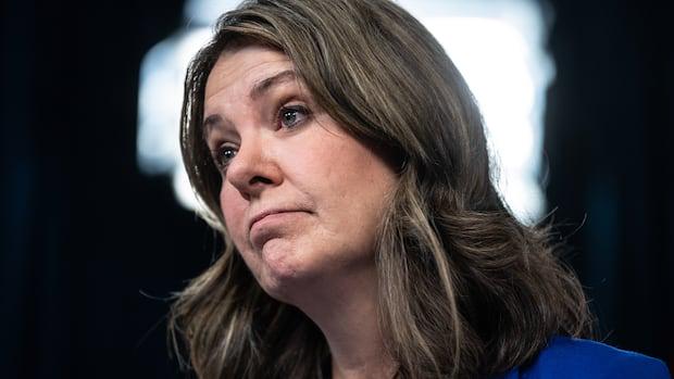 Danielle Smith wird kritisiert, Wut am 2. Alberta im nächsten Rathaus in Edmonton