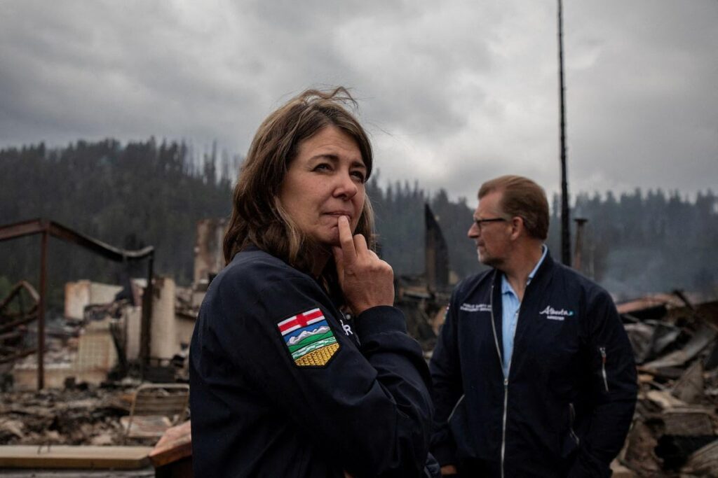 Alberta Premier Danielle Smith entlässt Bericht, der provinz komplizierte Jasper -Wildfire -Antwort gefunden hat