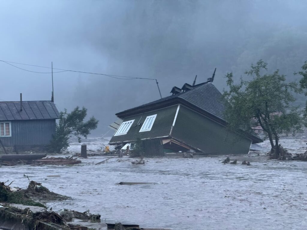 ISU -Bilder von Überschwemmungen in Suceava und Neamț County