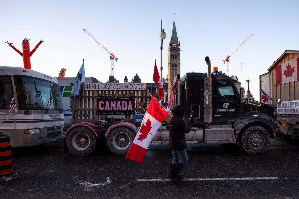 Die neue Sache des Rechten, das Verbrechen ohne Bestrafung und seine neuen Märtyrer, die Ottawa-Geisel-Taker