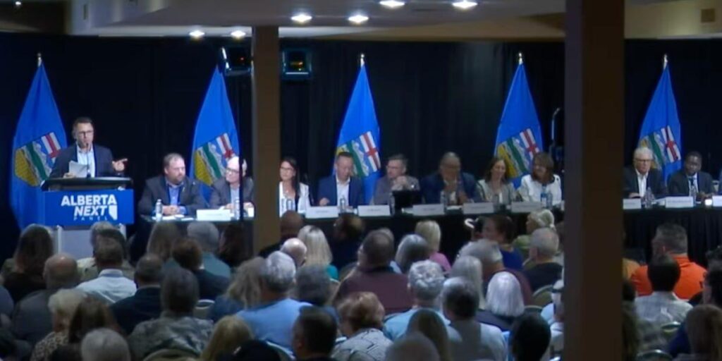 Alberta im letzten Abend im nächsten Rathaus „hätte nicht mehr erfunden werden können, wenn es eine One-Star-Fringe-Show wäre“ Alberta im letzten Abend im nächsten Rathaus "hätte nicht mehr erfunden werden können, wenn es eine One-Star-Fringe-Show wäre"
