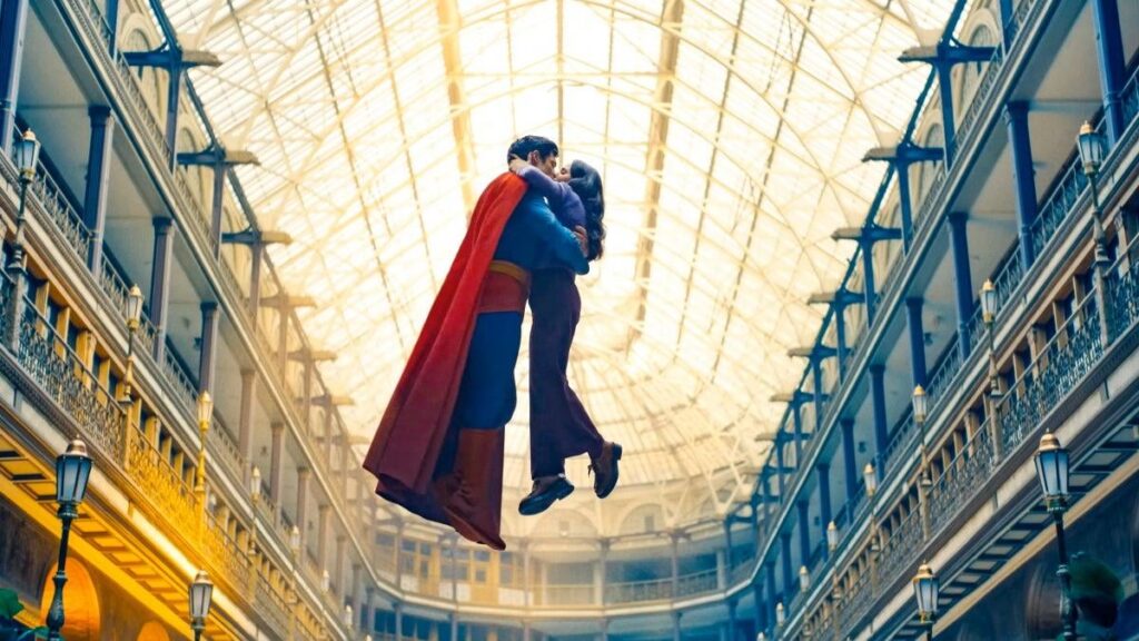 'Superman' Mid-Air Kuss von Indian Film Board geschnitten, weil es "übermäßig sinnlich" war