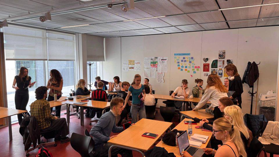 Highschool -Klasse sollte Podcast mit Hilfe von AI machen: Aber ein Schüler fragte gerade Dad zuerst.