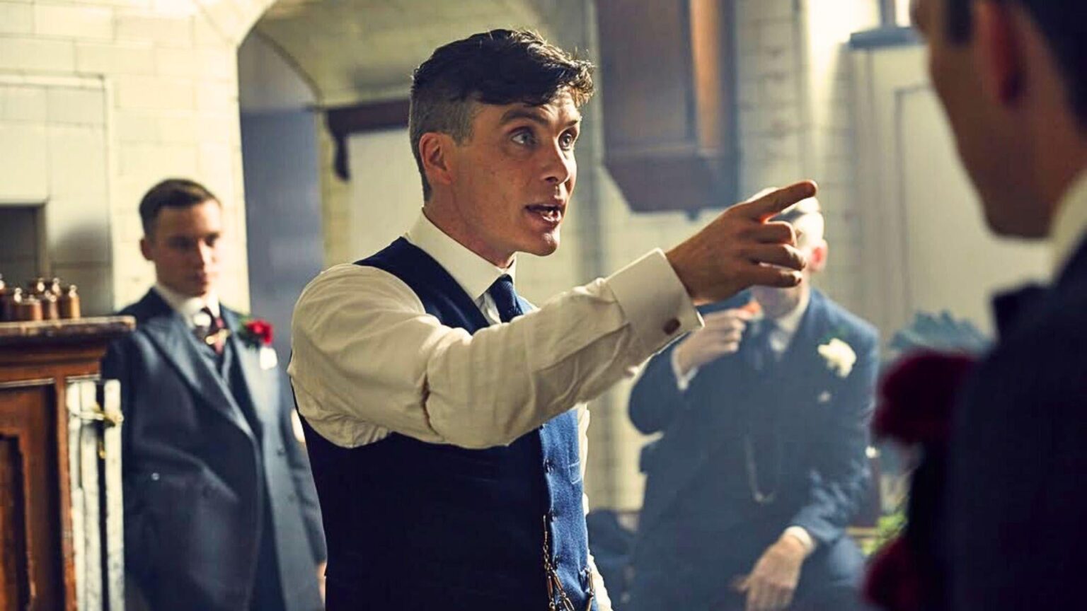 Cillian Murphy hasste seinen Haarschnitt „Peaky Blinders“: „Ich war von dem Haarschnitt alarmiert, aber ich bin vertraglich verpflichtet, sie zu haben. Ich bin im Laufe der Jahre toleranter geworden. Cillian Murphy hasste seinen Haarschnitt "Peaky Blinders": „Ich war von dem Haarschnitt alarmiert, aber ich bin vertraglich verpflichtet, sie zu haben. Ich bin im Laufe der Jahre toleranter geworden.