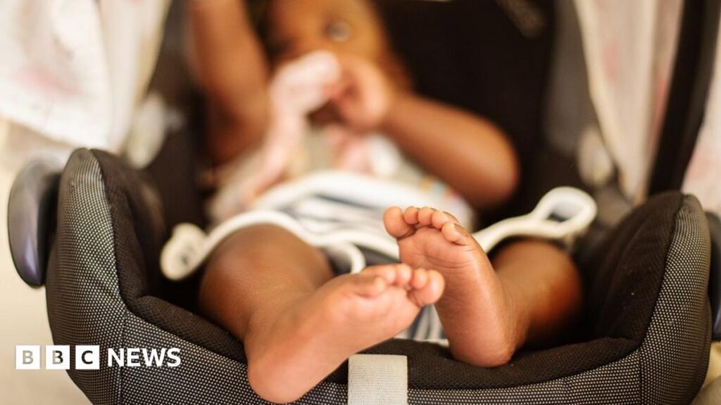 Frau geschmuggelt Baby in Großbritannien mit einer falschen Geburtsgeschichte