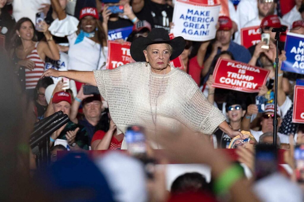 Roseanne Barr sprengt Trump, weil sie die Position in Epstein -Dateien umgekehrt haben: "Lesen Sie den verdammten Raum"