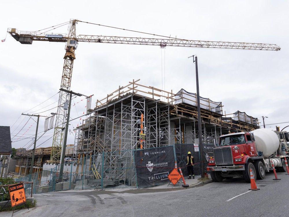 BC kindert Metro Vancouver Developers eine Pause von den steigenden Gebühren, die um 250 Millionen US -Dollar in Bundesgeld zurückgelegt werden