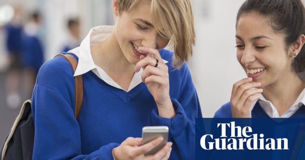 Väter planen rechtliche Schritte, um Smartphones in Englands Schulen verboten zu lassen | Internetsicherheit
