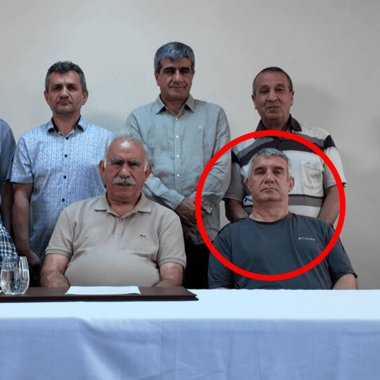 Veysi Aktaş, die seit 1994 im Gefängnis ist, wurde seit 1994 aus dem Gefängnis des İmralı entlassen.