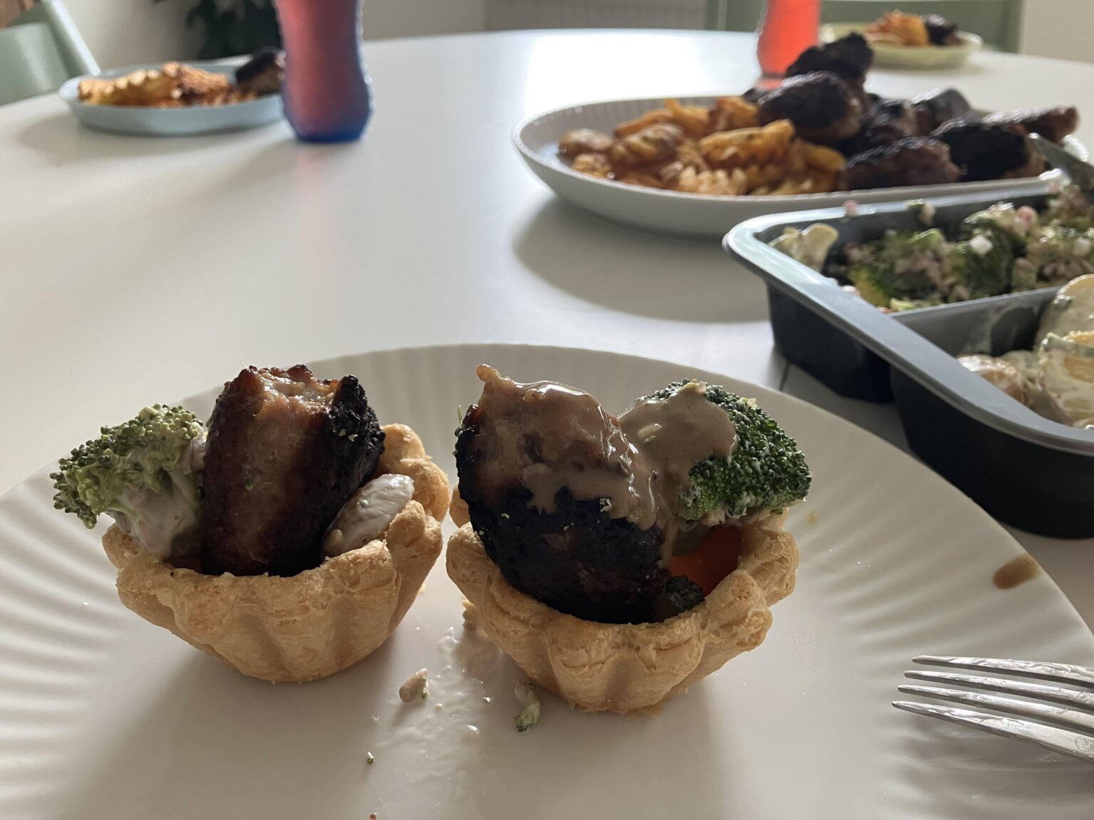 Vergessen Sie Kruste und Zwiebel. Was servierst du deine Fleischbällchen?