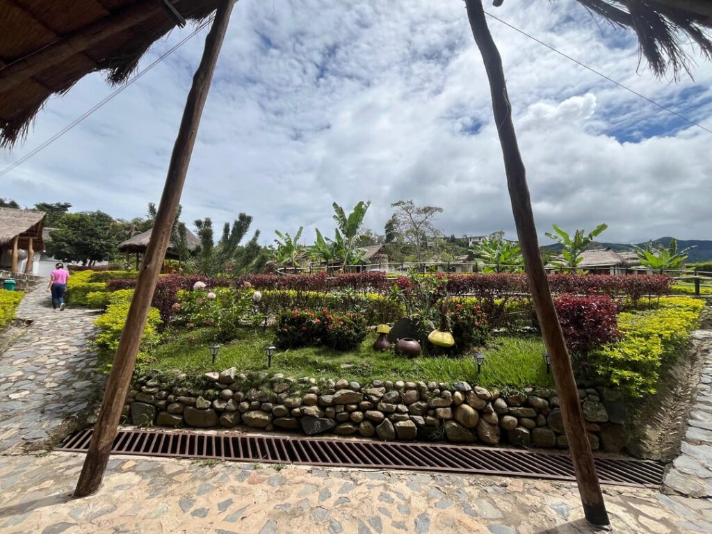 Wachte zu dieser Aussicht in Valledupar-Columbia auf, hatte eine Tasse Kaffee und erinnerte sich, wie gut das Leben sein kann