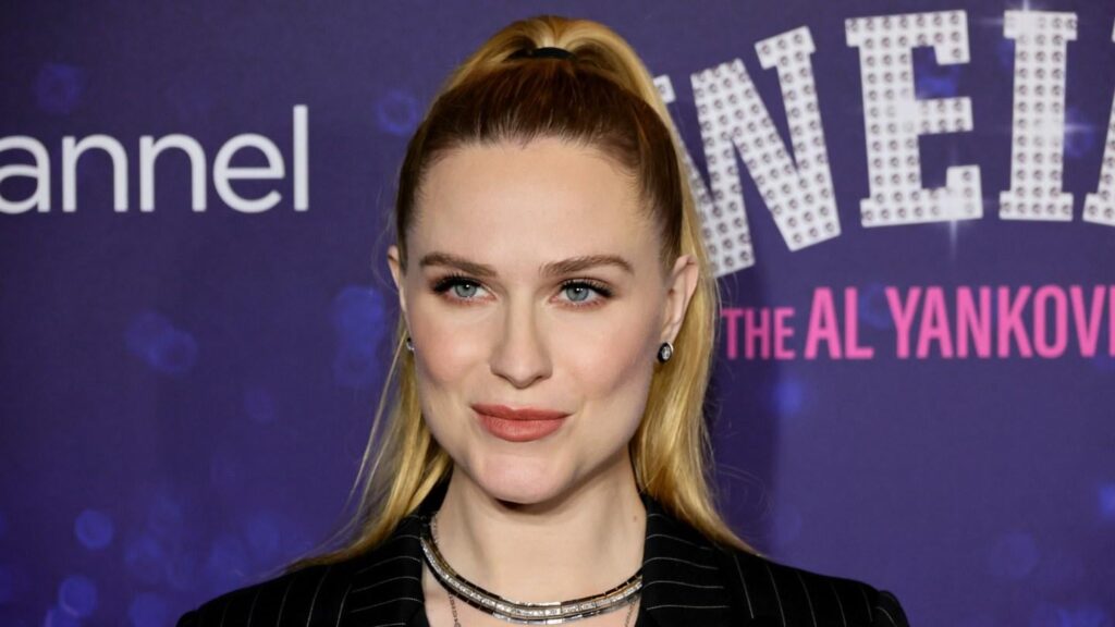 Evan Rachel Wood sagt, sie kehrt nicht für "Practical Magic 2" zurück: "Mir wurde gesagt, dass sie neu kleber werden."