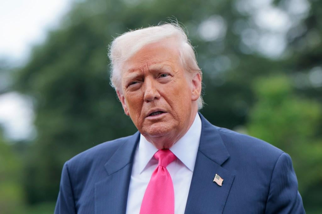 Richter lehnt Donald Trumps Klage gegen Bob Woodward, Simon & Schuster und Paramount Global ab