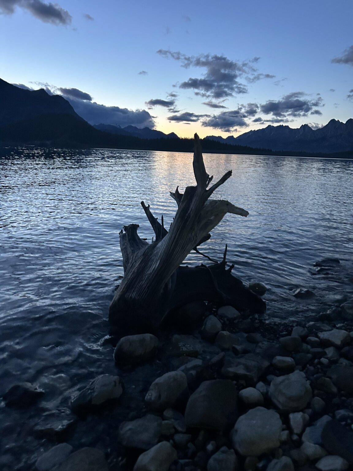 Welches Lied spricht mit deiner Seele, während du hier sitzt und auf die untergehende Sonne schaust?